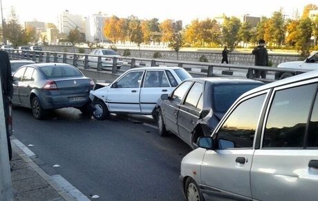 باز هم حوادث رانندگی / این بار تصادف زنجیره‌ای در آزادراه زنجان-قزوین با ۲۸ مصدوم