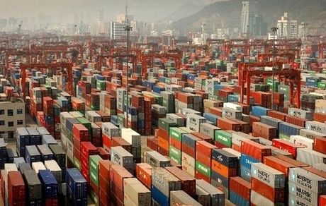 تشریفات گمرکی بیش از ۶۹ هزار دستگاه کامیون و ۱۸۶۰ واگن حامل کالاهای اساسی از گمرکات کشور