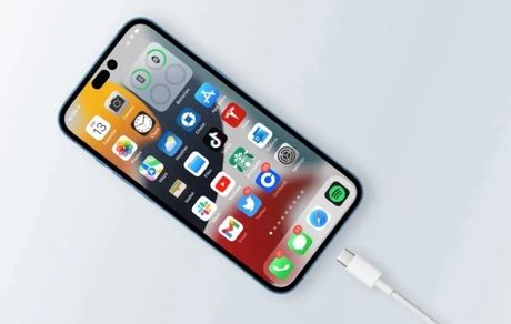 پایان عمر لایتنینگ، آیفون به پورت USB-C مجهز می‌شود
