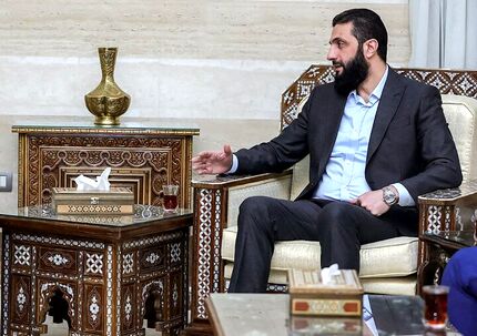 دیدار الجولانی و هیئتی از عربستان