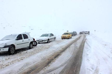 بسته بودن محور فیروزکوه بدلیل کولاک و یخبندان
