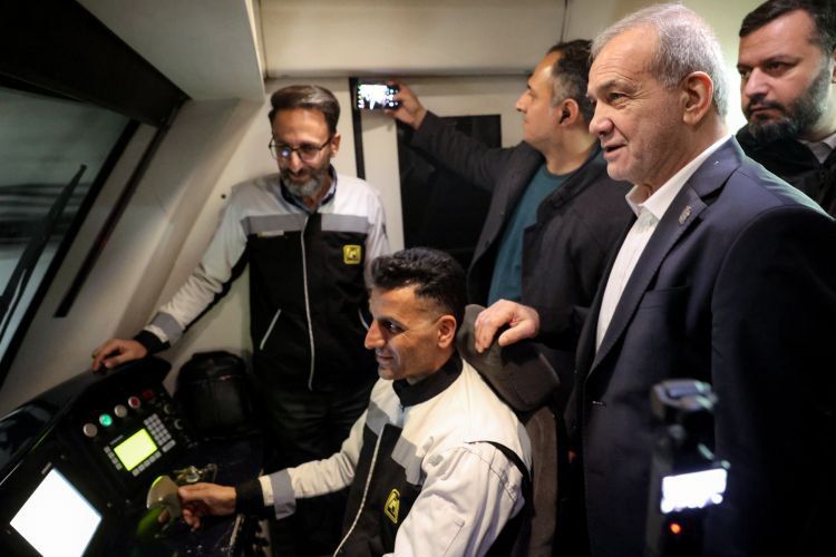 حضور آحاد مردم در راهپیمایی ۲۲ بهمن | تصاویر