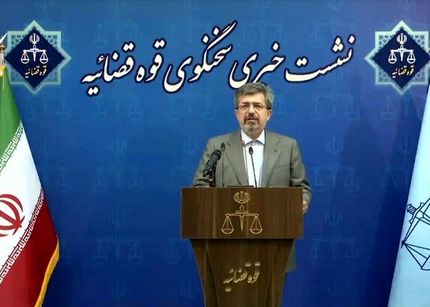 ۱۴ نفر درپی ریزش متروپل بازداشت شدند / مشایی در مرخصی است / قاتل دو طلبه در حرم رضوی به اعدام محکوم شد