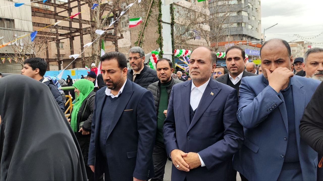 حضور آحاد مردم در راهپیمایی ۲۲ بهمن | تصاویر