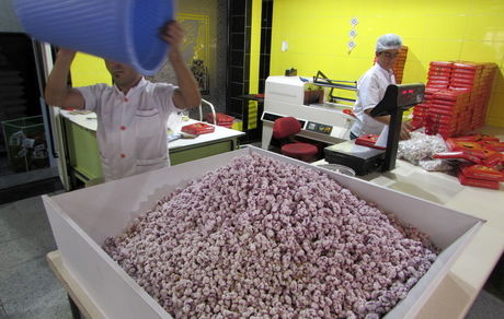 نقل ارومیه، زینت‌بخش سفره شب یلدا 