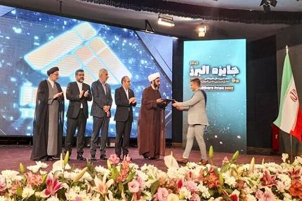 وزیر ارشاد در آئین شصتمین سال جایزه البرز: دشمن به دنبال ایجاد شکاف مذهبی و نسلی است/ آینده به دست جوانان نخبه رقم می خورد