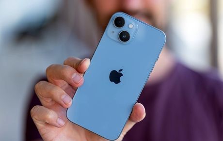 خرید آیفون ۱۴ به قیمت فروش کودک ۸ ماهه!