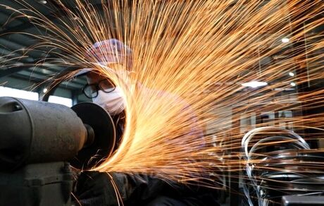 فعالیت کارخانه‌ها در چین کاهش یافت