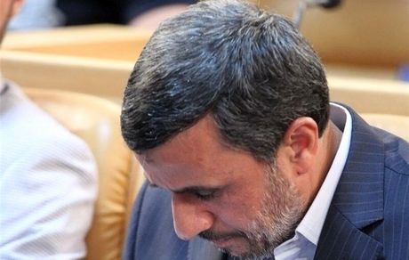 محمود احمدی نژاد منحرف شد