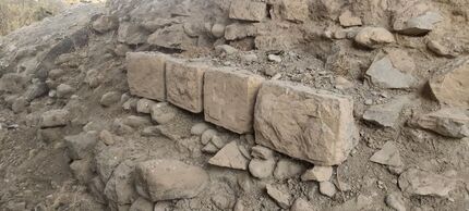 نمایان شدن بقایای یک سازه معماری در محدوده میدان عشایر بروجرد 