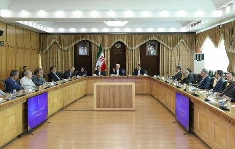 عارف: دولت سهمیه دوم بنزین را تدریجا حذف خواهدکرد