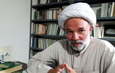 می خواهند مولوی را از اسلام جدا کنند