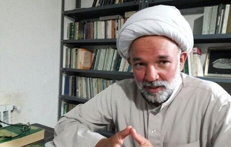 می خواهند مولوی را از اسلام جدا کنند