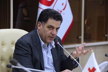 
رئیس جمعیت هلال احمر: سلبریتی‌ها شخصا برای زلزله‌زدگان پول جمع‌آوری نکنند

