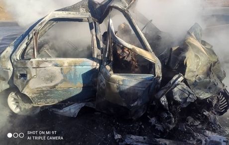 در تصادف دو دستگاه خودرو، ۸ نفر در آتش سوختند!