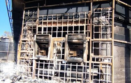در ناآرامی‌های زاهدان: نابودی ۲۳دستگاه ماشین‌آلات شهرداری زاهدان / ۱۲ بانک هم آتش کشیده شد