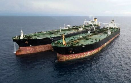 اندونزی، ابرنفتکش ایرانی را به حراج گذاشت