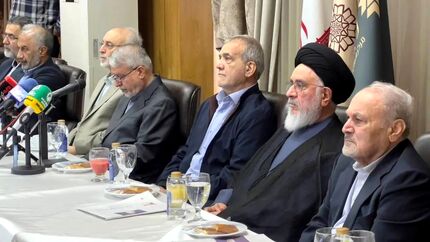 پزشکیان مخالف افزایش قیمت‌ها و بنزین است / باید گله و انتقاد آنها را که رأی ندادند بشنوید