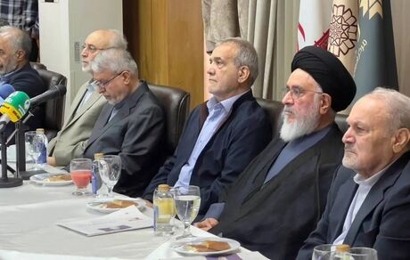 پزشکیان مخالف افزایش قیمت‌ها و بنزین است / باید گله و انتقاد آنها را که رأی ندادند بشنوید