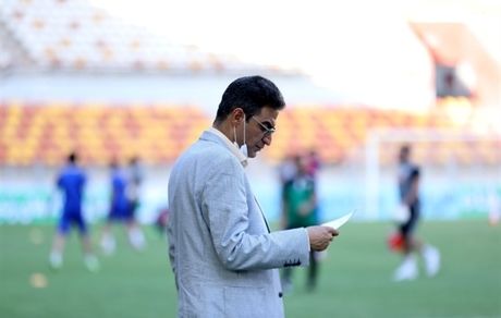 سپاهان هم به داوری حمله کرد / فاجعه داوری در لیگ برتر فوتبال