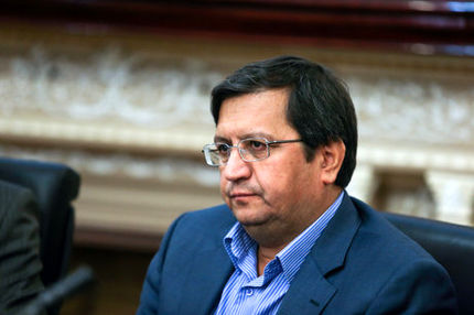 
انتقاد همتی از خطای سقوط هواپیمای اوکراینی و نحوه اطلاع‌رسانی آن
