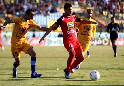 صعود پرسپولیس در سنگ باران آبادان