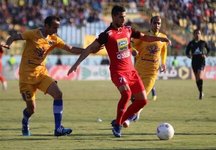 صعود پرسپولیس در سنگ باران آبادان