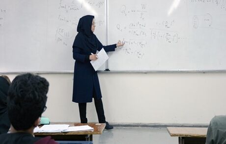 بکارگیری حداقل ۱۰۰ عضو هیات علمی جوان، متعهد و انقلابی در دستورکار دانشگاه علوم و تحقیقات
