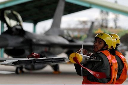 آغاز فروش ۱۱ میلیارد دلاری سلاح به تایوان توسط دولت ترامپ