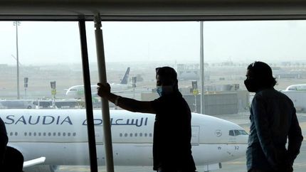عربستان، دو هفته دیگر مرزهای خود را باز می‌کند / پایان ممنوعیت سفر