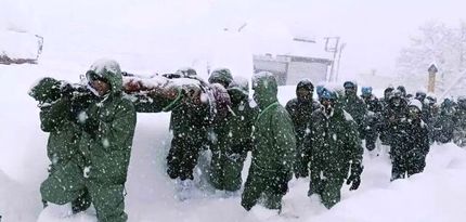 ریزش بهمن در هیمالیات، ۲۵ نفر را گرفتار کرد