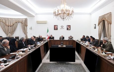 انتقاد عارف از برخورد شعاری با آبخیزداری و آبخوان‌داری