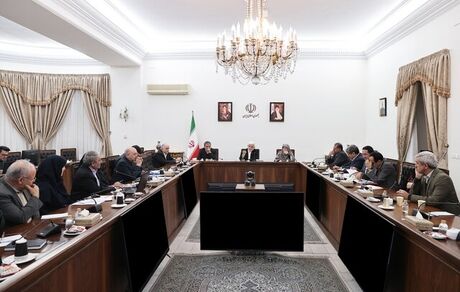 انتقاد عارف از برخورد شعاری با آبخیزداری و آبخوان‌داری