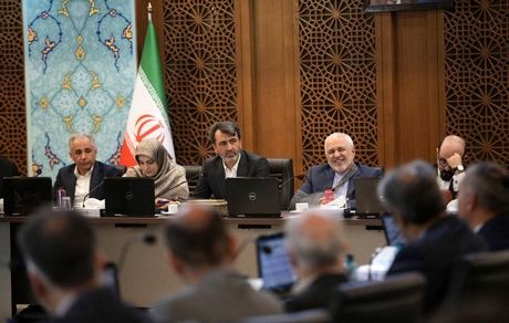 ظریف: مبنای وفاق گفت وگو است نه تحمیل نظر / تأکید رئیس جمهور بر واگذاری امور استان‌ها به خودشان