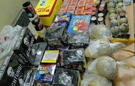 کشف و ضبط ۲۰۰ هزار عدد انواع مواد محترقه در تبریز