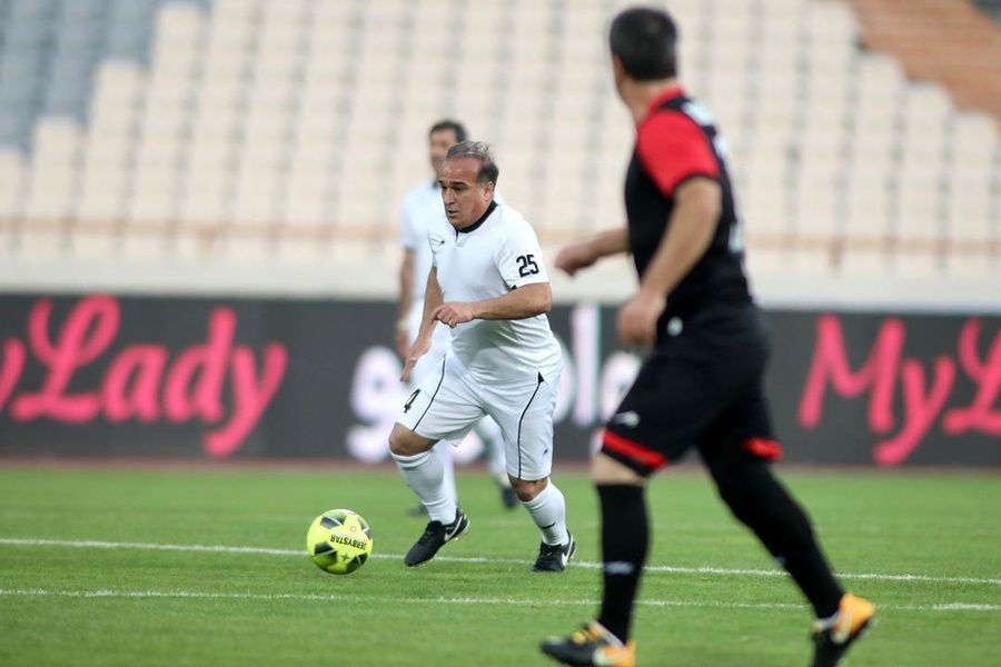 تصاویر دیدار دوستانه منتخب سرخابی و منتخب ۹۸ به یاد انصاریان و میناوند