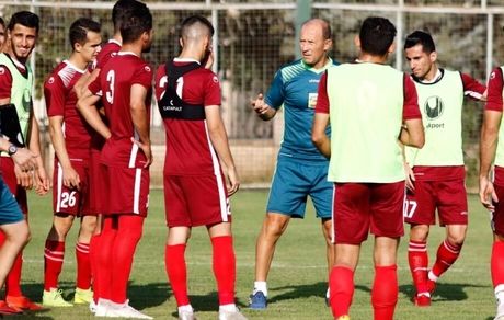 تلاش مسئولان پرسپولیس برای انتخاب جانشین «جونیور»