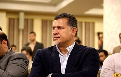 شایعات بازداشت همسر و دختر علی دایی / دایی: بازداشت نه ولی مانع رفتن به دبی شدند
