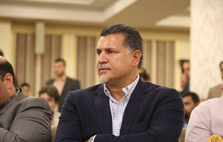شایعات بازداشت همسر و دختر علی دایی / دایی: بازداشت نه ولی مانع رفتن به دبی شدند