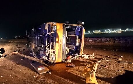 جان باختن ۱۳ نفر در حادثه واژگونی اتوبوس جیرفت مشهد