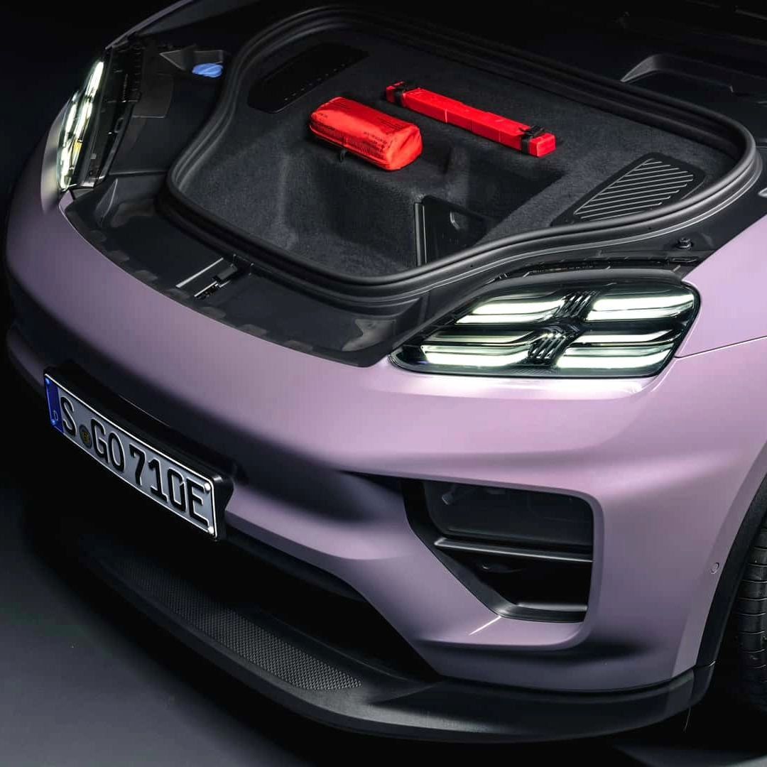 پورشه EV 2024