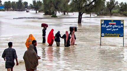 
زندگی مردم ایران در حالت «قوز بالای قوز»
