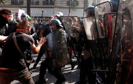 ۱۴۲ نفر در تظاهرات فرانسه دستگیر شدند