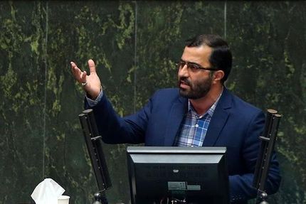 نماینده مجلس: طرح ساماندهی کارکنان دولت اجرایی خواهدشد / بعضی استانداران دولت ناکارآمد هستند