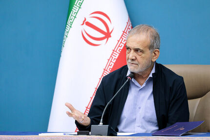 رئیس جمهور: ما را در وضعیتی قرار داده‌اند که نگذارند با هم ایرانمان را بسازیم  / بدنبال ساخت ایران قوی هستیم