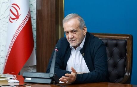 رئیس جمهور: مردم باید در رفتار و گفتار ما ببینند که برای خدمتگزاری به آنها آمده‌ایم