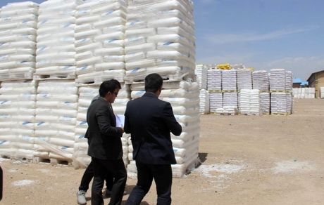 برخورد قانونی با متخلفان، محتکران و سوداگران صنایع پتروشیمی