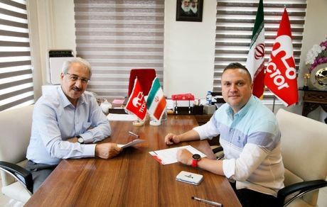 قرارداد مربی رومانیایی تراکتور ۳ فصل دیگر تمدید شد