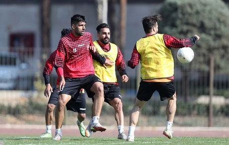 لوکادیا پنالتی زن اول پرسپولیس در دربی
