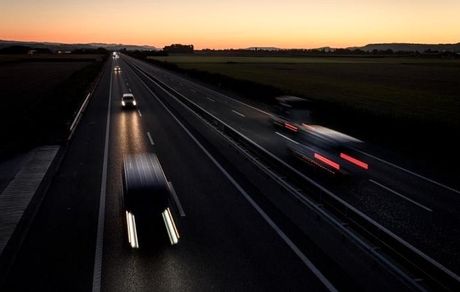 بازداشت ۱۲ نفر بدلیل رانندگی با سرعت ۳۰۰ کیلومتر در ساعت